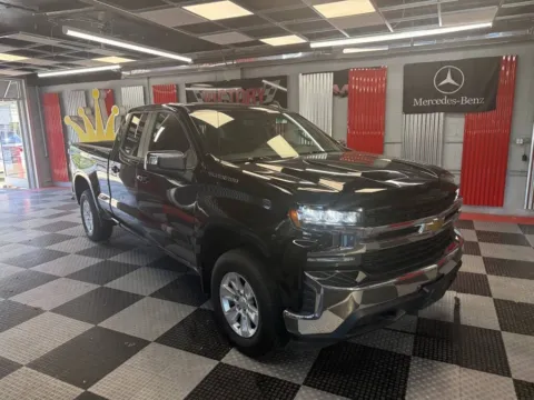 Black 2021 Chevrolet Silverado 1500 LT 4x4 4dr Double Cab 6.6 ft. SB w/1LT for sale in Royal Oak, MI