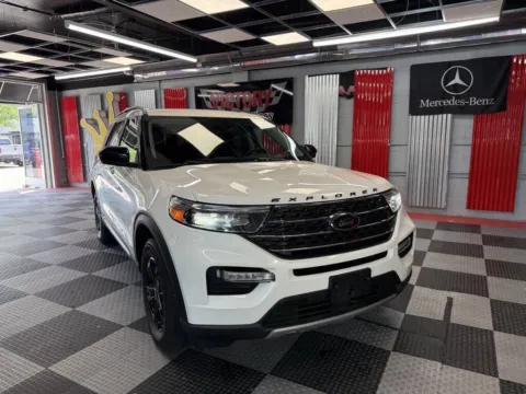 Photos of 2022 Ford Explorer XLT AWD 4dr SUV for sale in Royal Oak, MI at Victory Motors Royal Oak