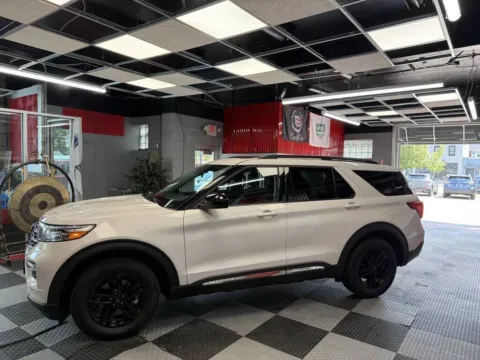 More photos of 2022 Ford Explorer XLT AWD 4dr SUV at Victory Motors Royal Oak, MI