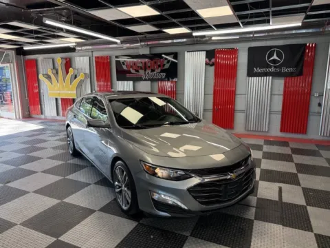 Silver 2023 Chevrolet Malibu LT 4dr Sedan w/1LT for sale in Royal Oak, MI