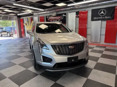 Another view of 2020 Cadillac XT5 Premium Luxury 4x4 4dr SUV for sale in Royal Oak, MI at Victory Motors Royal Oak