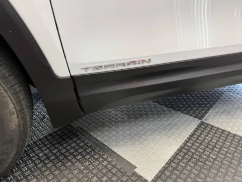 More photos of 2024 GMC Terrain SLE AWD 4dr SUV at Victory Motors Royal Oak, MI