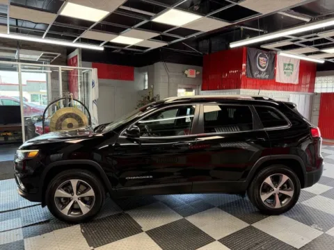 More photos of 2021 Jeep Cherokee Limited 4x4 4dr SUV at Victory Motors Royal Oak, MI