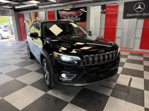Photos of 2021 Jeep Cherokee Limited 4x4 4dr SUV for sale in Royal Oak, MI at Victory Motors Royal Oak