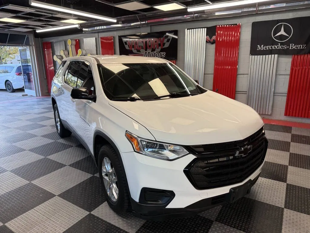 White 2020 Chevrolet Traverse LS 4x4 4dr SUV w/1LS for sale in Royal Oak, MI