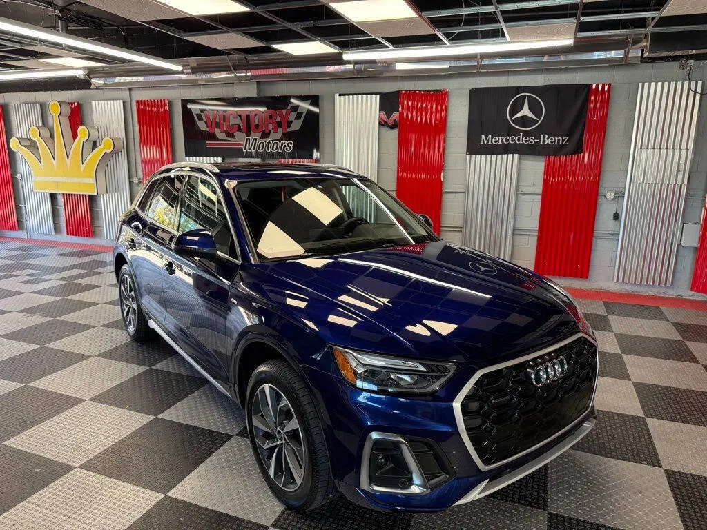 Blue 2024 Audi Q5 quattro S line Prem Plus 45 TFSI AWD Premium 4dr S for sale in Royal Oak, MI