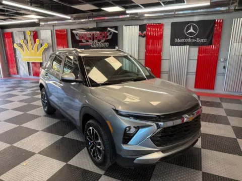 Gray 2025 Chevrolet TrailBlazer LT 4x4 4dr SUV for sale in Royal Oak, MI