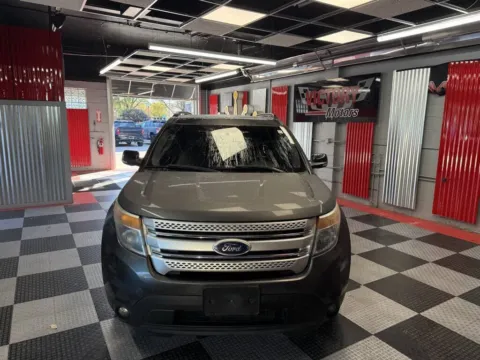 Photos of 2015 Ford Explorer XLT AWD 4dr SUV for sale in Royal Oak, MI at Victory Motors Royal Oak