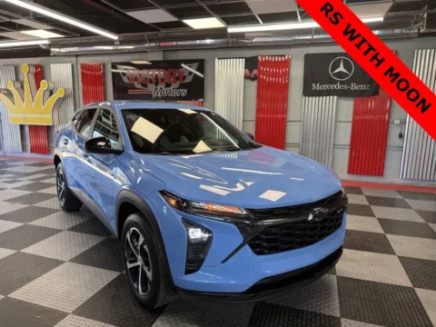 Blue 2024 Chevrolet Trax RS 4dr Crossover w/1RS for sale in Royal Oak, MI