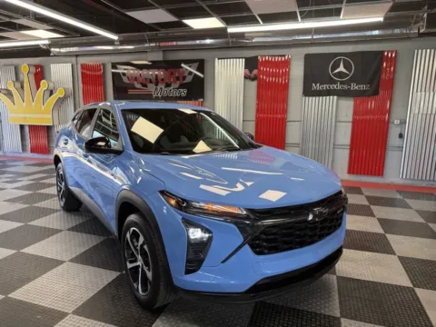 Blue 2024 Chevrolet Trax RS 4dr Crossover w/1RS for sale in Royal Oak, MI
