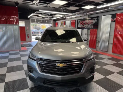 Photos of 2023 Chevrolet Traverse LT Cloth 4x4 4dr SUV for sale in Royal Oak, MI at Victory Motors Royal Oak