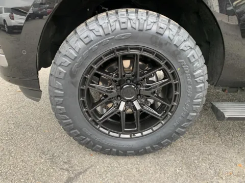 More photos of 2024 Lincoln Navigator L Premiere at Cherokee Mitsubishi, GA