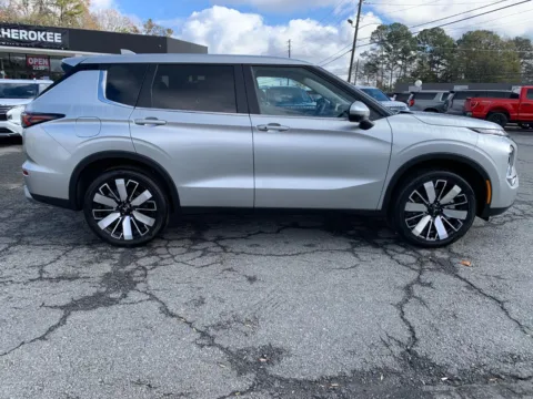 Photos of 2025 Mitsubishi Outlander SE for sale in Canton, GA at Cherokee Mitsubishi