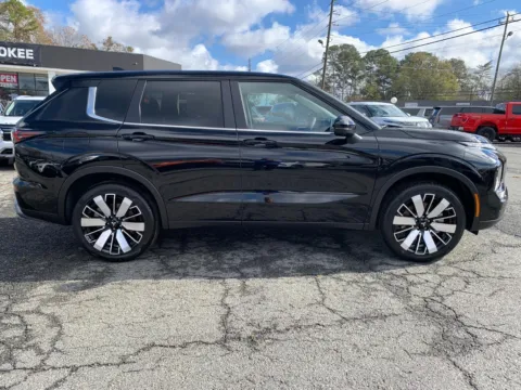 Photos of 2025 Mitsubishi Outlander SE for sale in Canton, GA at Cherokee Mitsubishi