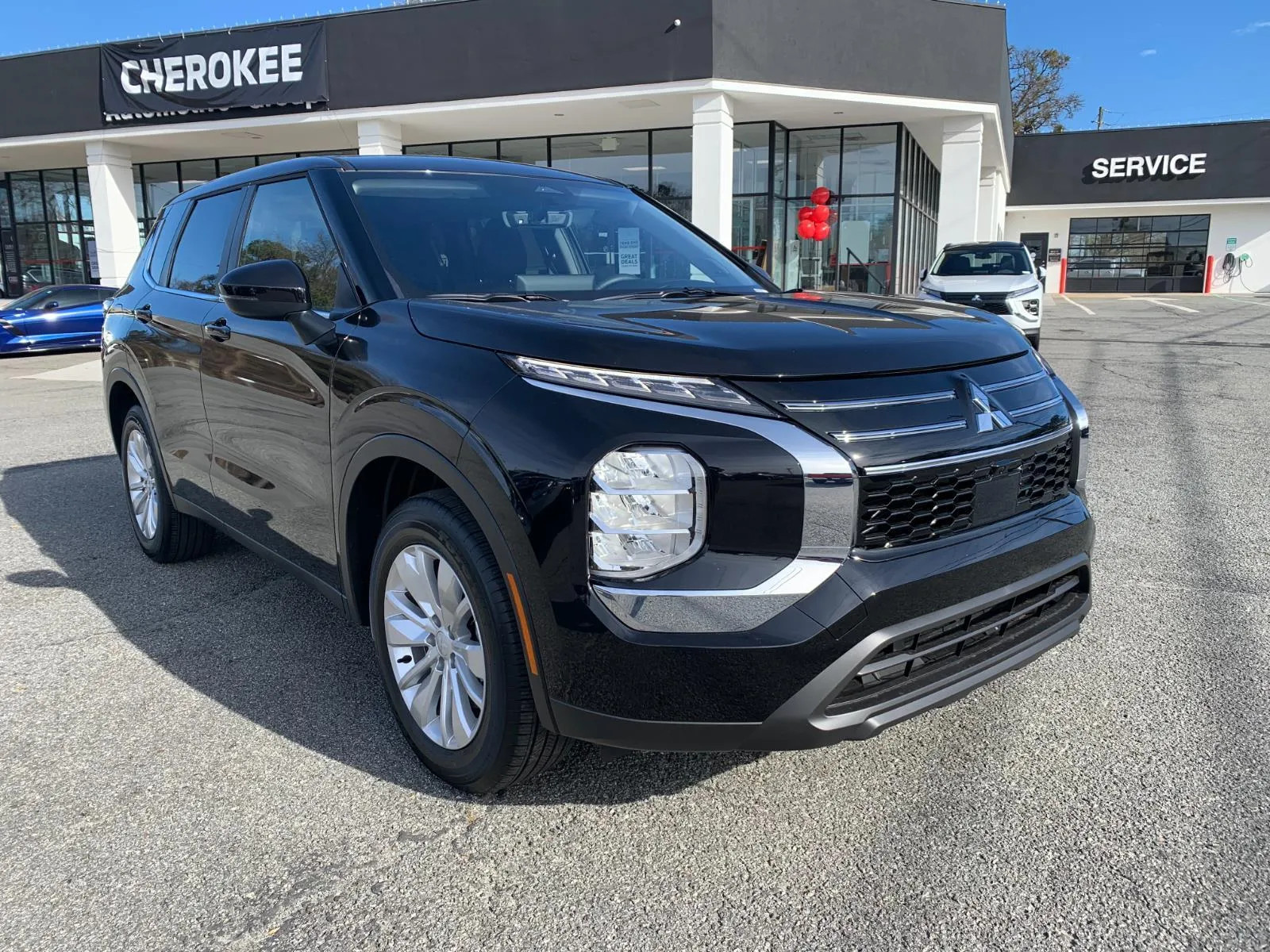 2025 Mitsubishi Outlander ES's photo