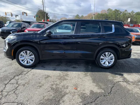 More photos of 2025 Mitsubishi Outlander ES at Cherokee Mitsubishi, GA
