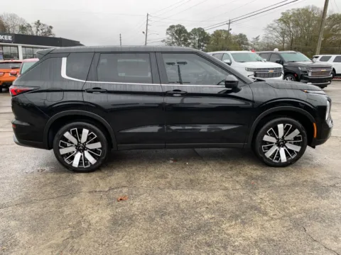 Photos of 2025 Mitsubishi Outlander SE for sale in Canton, GA at Cherokee Mitsubishi