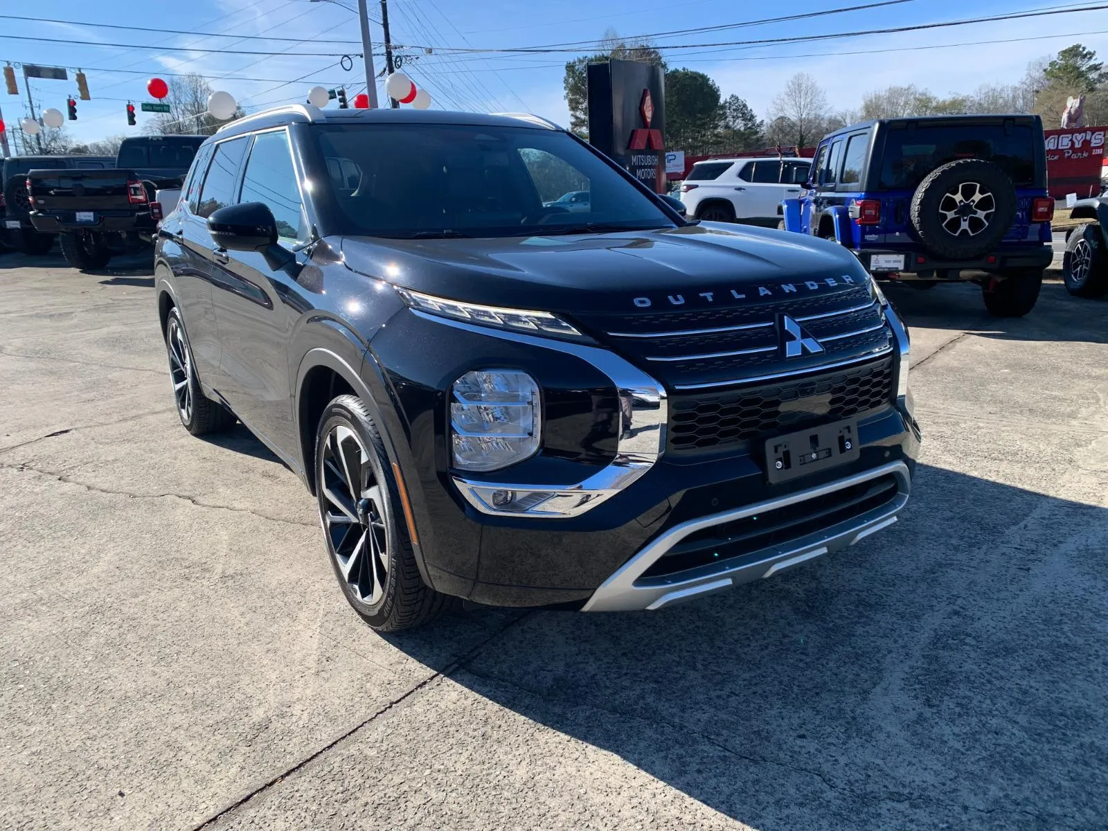 2022 Mitsubishi Outlander SEL's photo