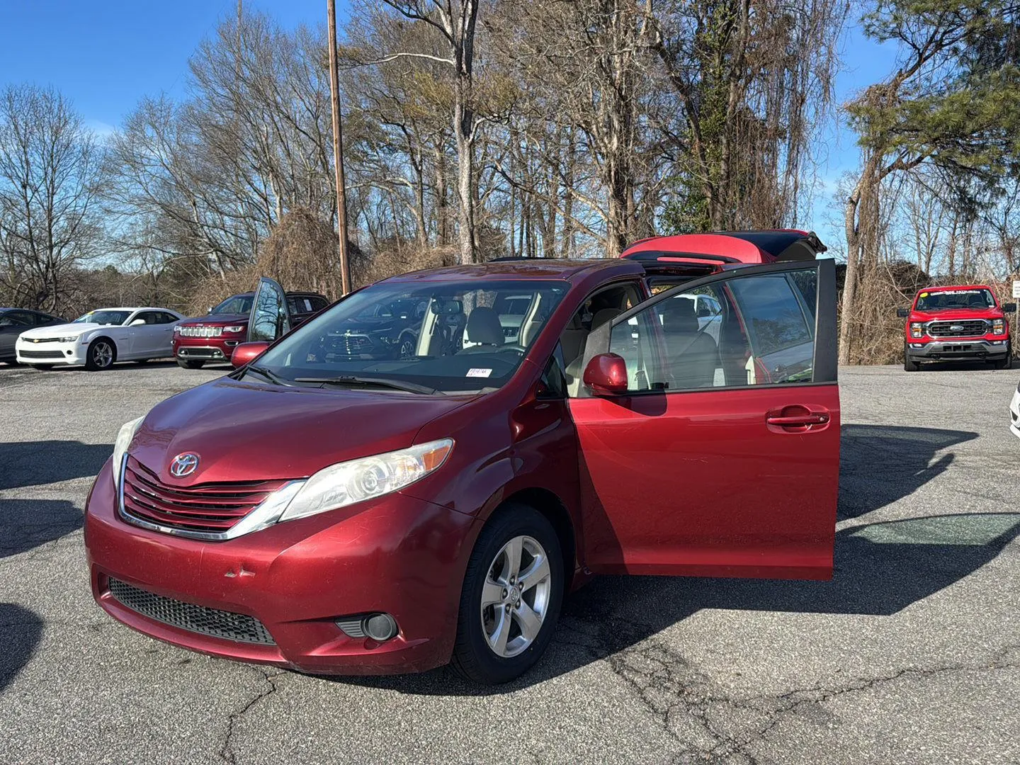 Used 2017 Toyota Sienna LE with VIN 5TDKZ3DC4HS870590 for sale in Canton, GA