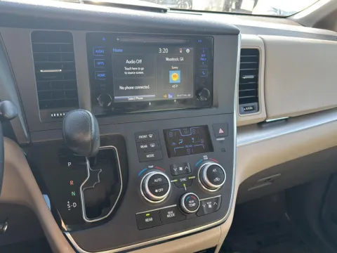 More photos of 2017 Toyota Sienna LE at Cherokee Mitsubishi, GA