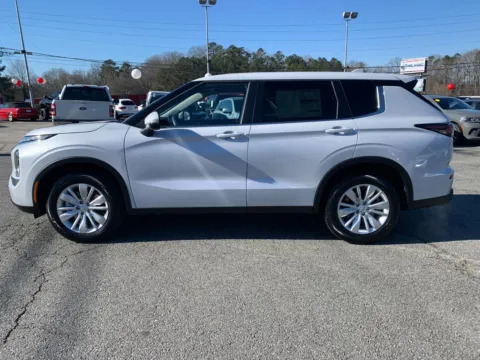 More photos of 2026 Mitsubishi Outlander ES at Cherokee Mitsubishi, GA