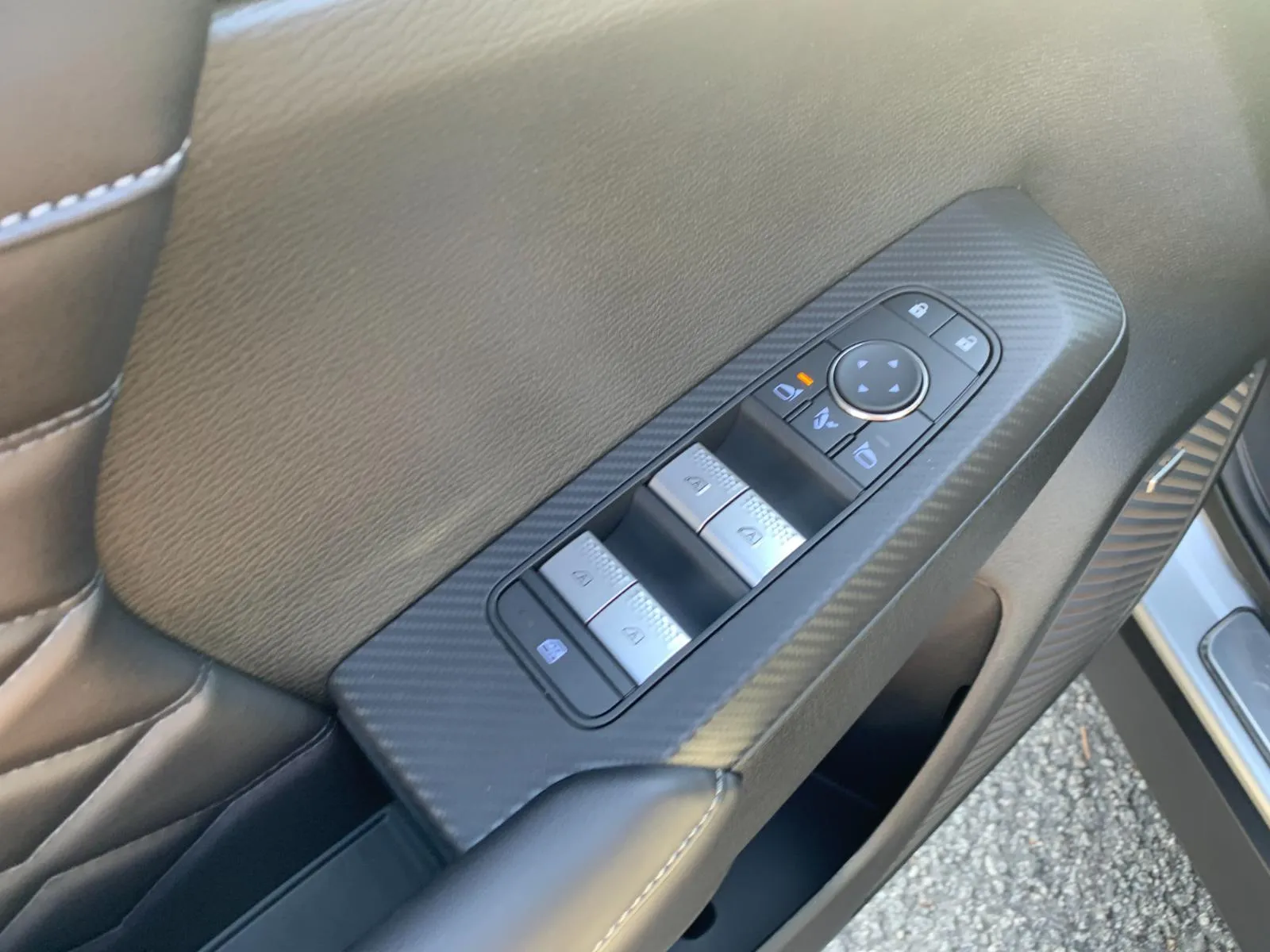 2026 Mitsubishi Outlander SEL - Photo 9