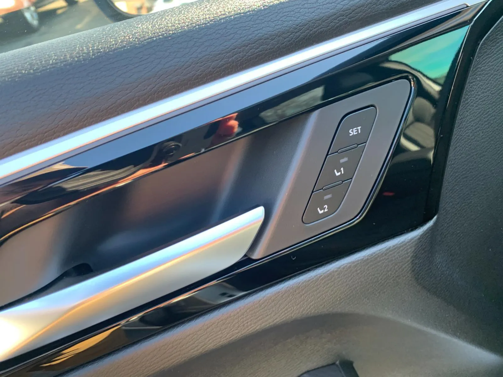 2026 Mitsubishi Outlander SEL - Photo 10