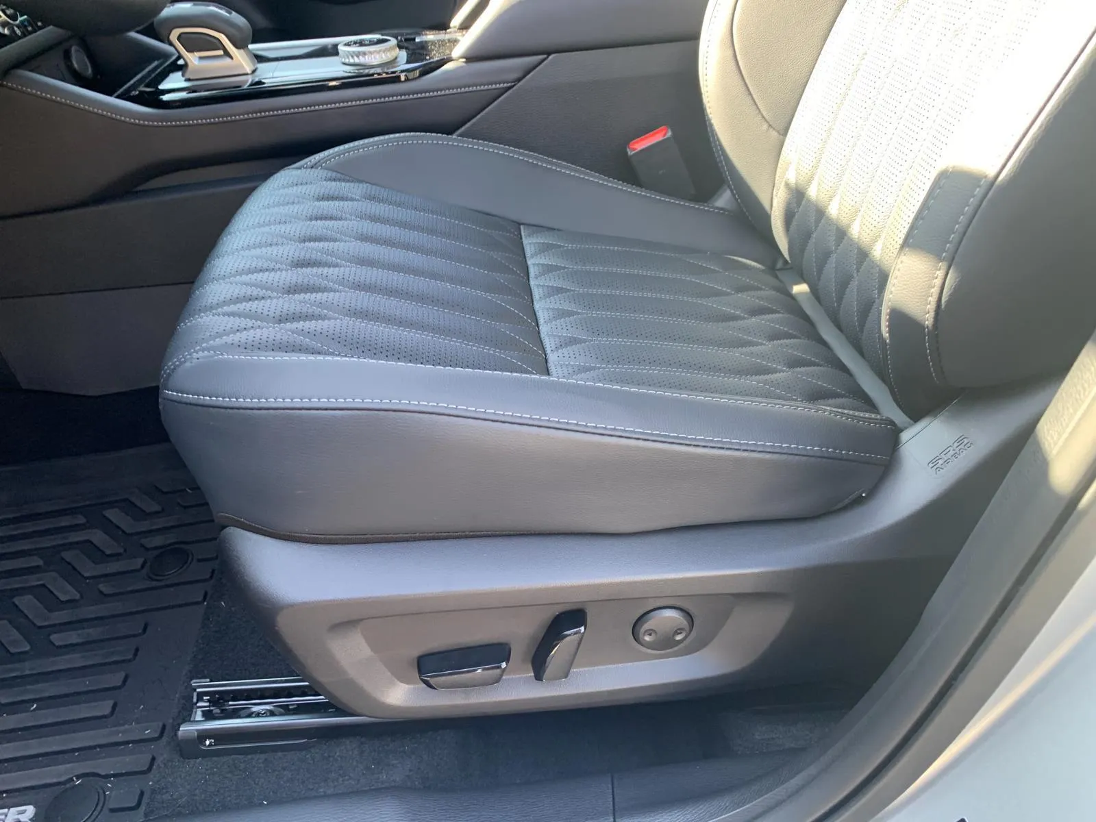 2026 Mitsubishi Outlander SEL - Photo 13