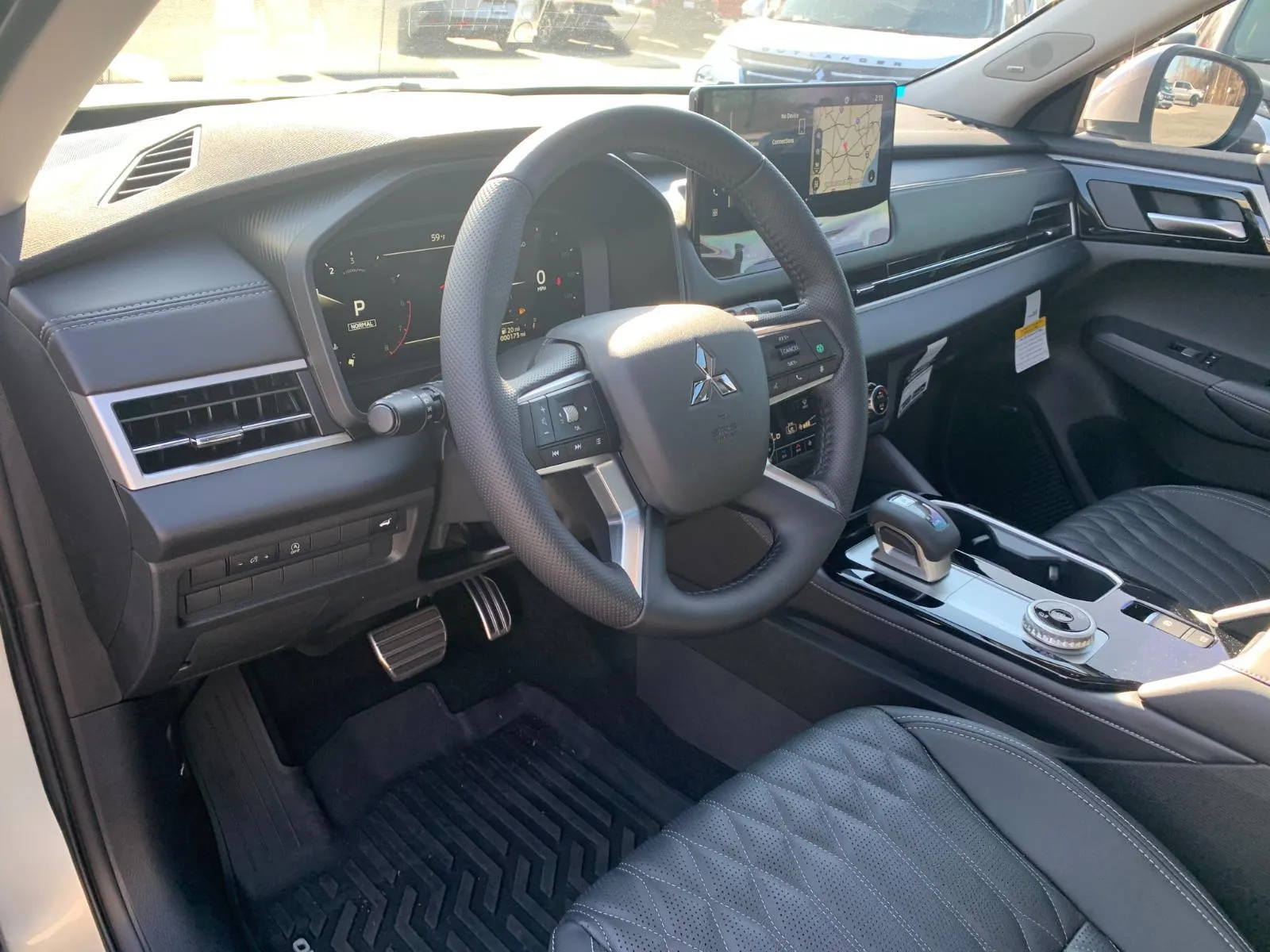 2026 Mitsubishi Outlander SEL - Photo 14