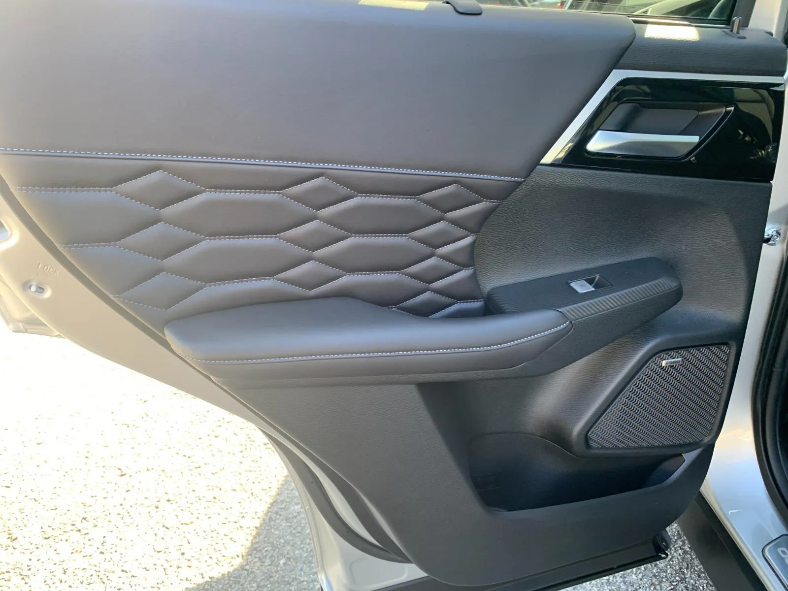 2026 Mitsubishi Outlander SEL - Photo 21