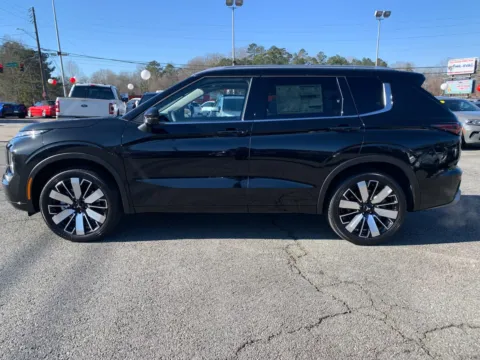 More photos of 2026 Mitsubishi Outlander SEL at Cherokee Mitsubishi, GA