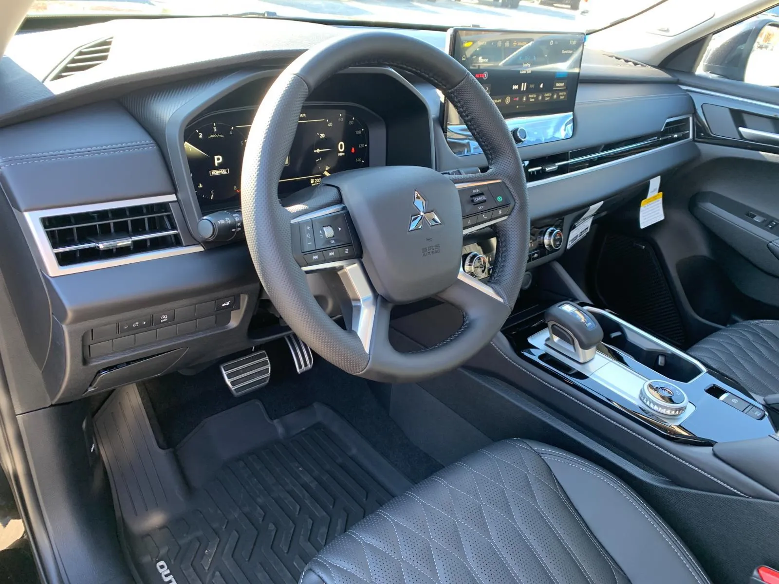 2026 Mitsubishi Outlander SEL - Photo 13