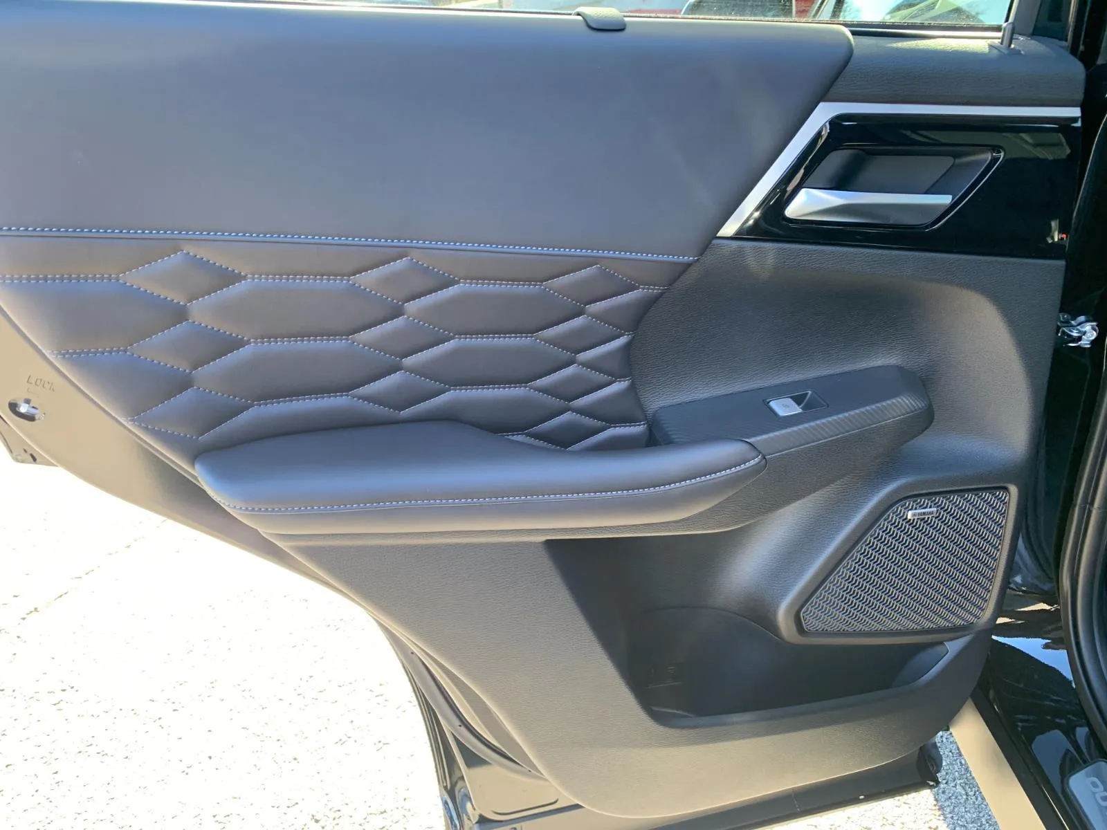 2026 Mitsubishi Outlander SEL - Photo 22