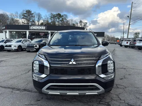 Photos of 2022 Mitsubishi Outlander SE for sale in Canton, GA at Cherokee Mitsubishi