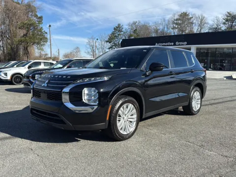 Photos of 2023 Mitsubishi Outlander ES for sale in Canton, GA at Cherokee Mitsubishi