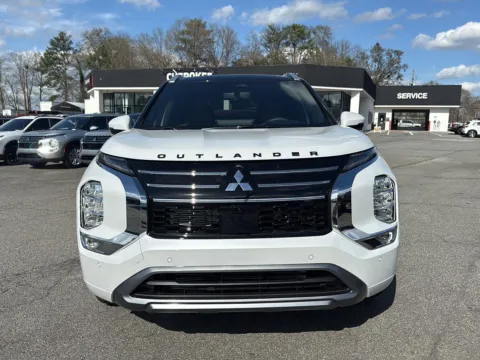 Photos of 2026 Mitsubishi Outlander SEL for sale in Canton, GA at Cherokee Mitsubishi