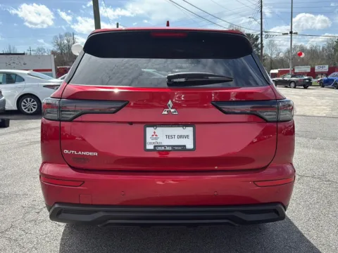 More photos of 2026 Mitsubishi Outlander ES at Cherokee Mitsubishi, GA