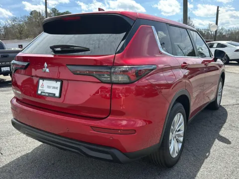 More photos of 2026 Mitsubishi Outlander ES at Cherokee Mitsubishi, GA