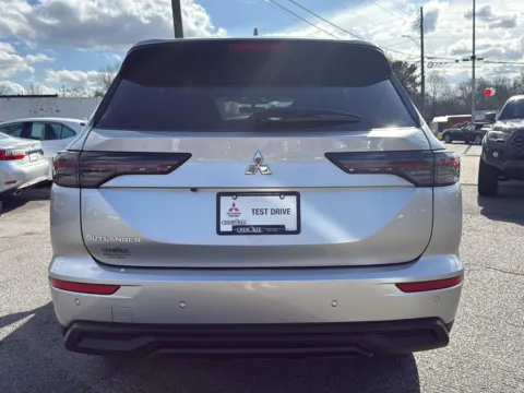 More photos of 2026 Mitsubishi Outlander ES at Cherokee Mitsubishi, GA