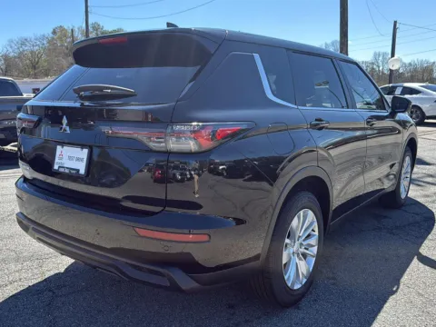 More photos of 2026 Mitsubishi Outlander ES at Cherokee Mitsubishi, GA