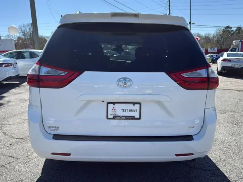 More photos of 2018 TOYOTA SIENNA at Cherokee Mitsubishi, GA