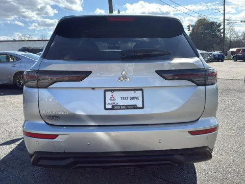 More photos of 2026 Mitsubishi Outlander ES at Cherokee Mitsubishi, GA