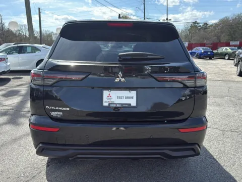 More photos of 2026 Mitsubishi Outlander ES at Cherokee Mitsubishi, GA