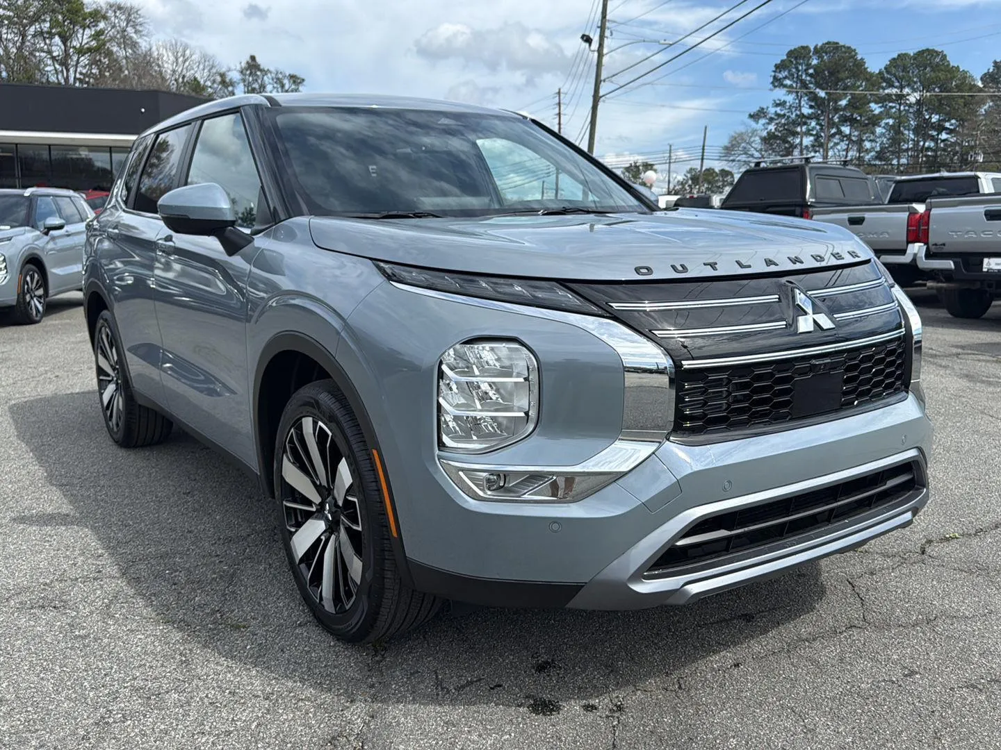 Gray 2026 Mitsubishi Outlander SE for sale in Canton, GA