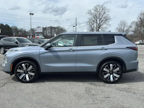 More photos of 2026 Mitsubishi Outlander SE at Cherokee Mitsubishi, GA