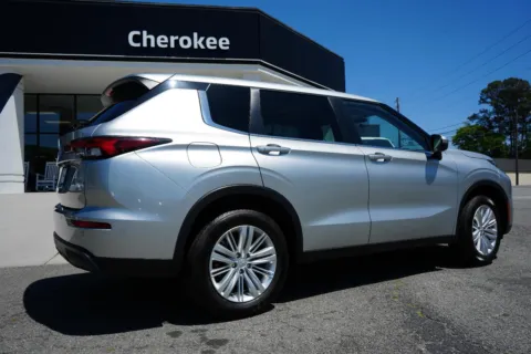 More photos of 2023 Mitsubishi Outlander ES at Cherokee Mitsubishi, GA