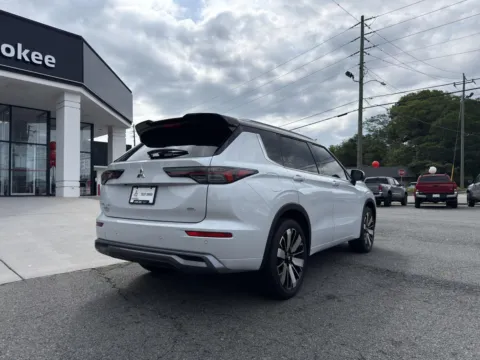 More photos of 2026 Mitsubishi Outlander SEL at Cherokee Mitsubishi, GA