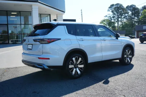Another view of 2026 Mitsubishi Outlander SE for sale in Canton, GA at Cherokee Mitsubishi