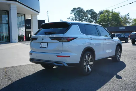 More photos of 2026 Mitsubishi Outlander LE at Cherokee Mitsubishi, GA