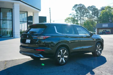 Another view of 2026 Mitsubishi Outlander SE for sale in Canton, GA at Cherokee Mitsubishi